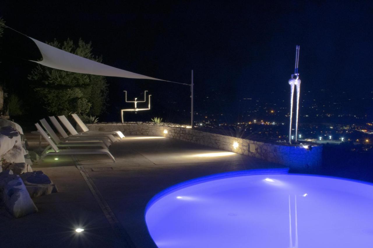 Villetta Farfallina "The Unique Property In The World With An Openable Roof" Lucca Exterior foto